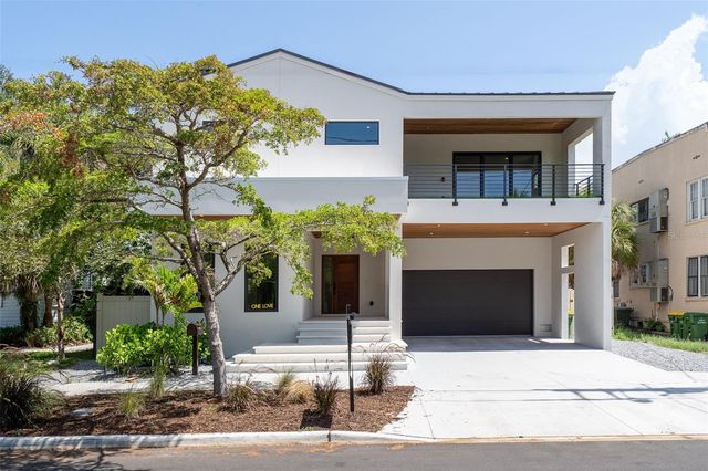 1681 OAK STREET, Sarasota, FL 34236