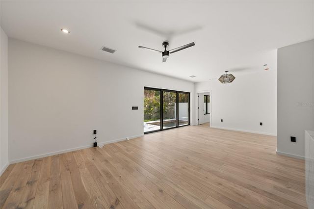 1681 OAK STREET, Sarasota, FL 34236