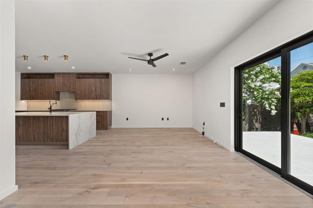 1681 OAK STREET, Sarasota, FL 34236