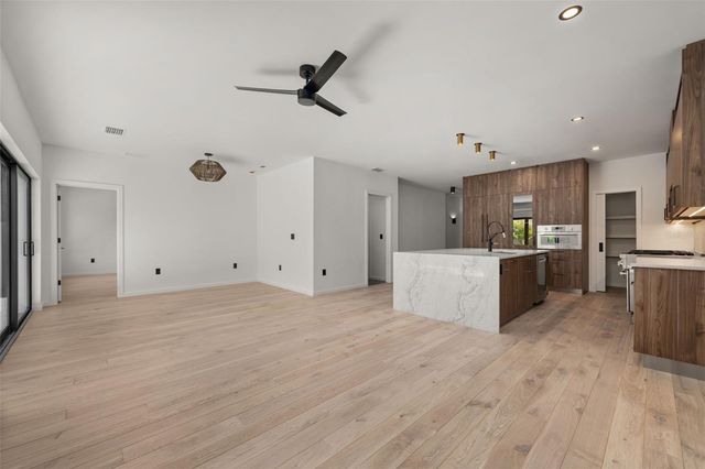 1681 OAK STREET, Sarasota, FL 34236