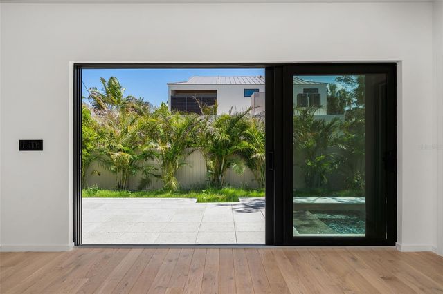 1681 OAK STREET, Sarasota, FL 34236