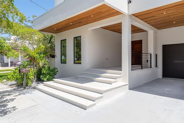 1681 OAK STREET, Sarasota, FL 34236