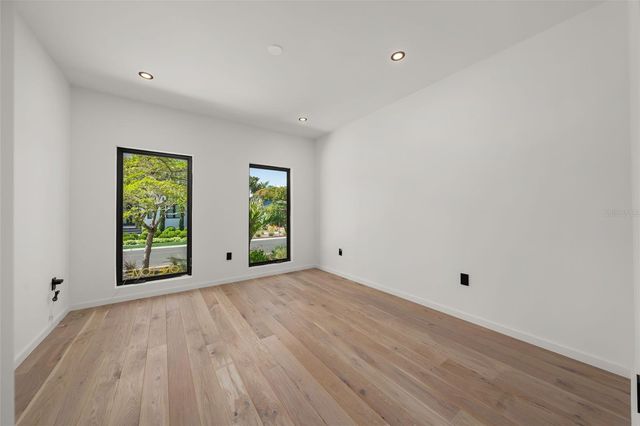 1681 OAK STREET, Sarasota, FL 34236