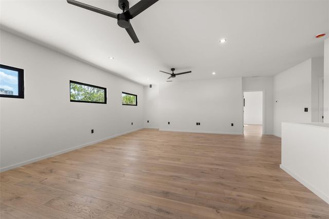 1681 OAK STREET, Sarasota, FL 34236