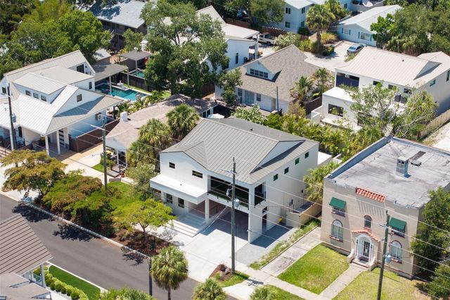 1681 OAK STREET, Sarasota, FL 34236