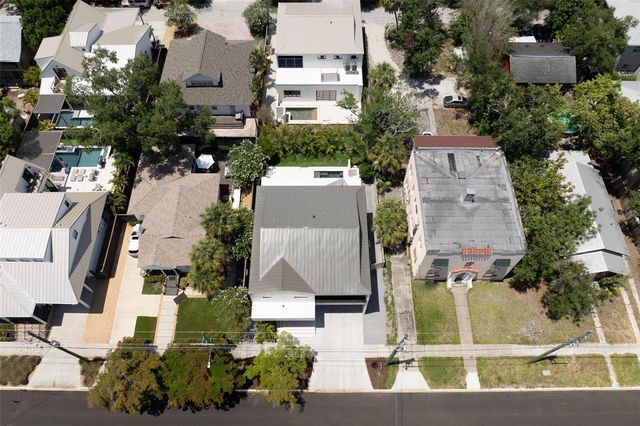 1681 OAK STREET, Sarasota, FL 34236
