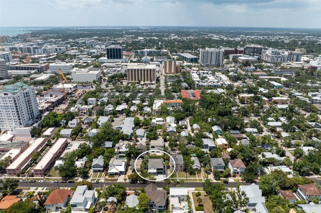 1681 OAK STREET, Sarasota, FL 34236