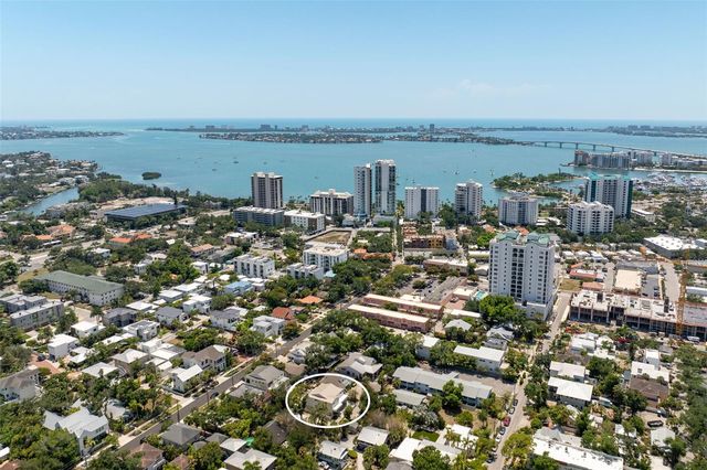 1681 OAK STREET, Sarasota, FL 34236