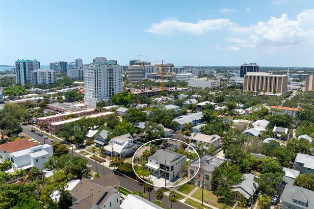 1681 OAK STREET, Sarasota, FL 34236