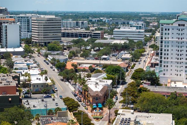 1681 OAK STREET, Sarasota, FL 34236