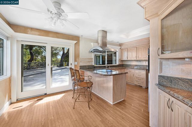 221 Loch Lomond Way, Danville, CA 94526