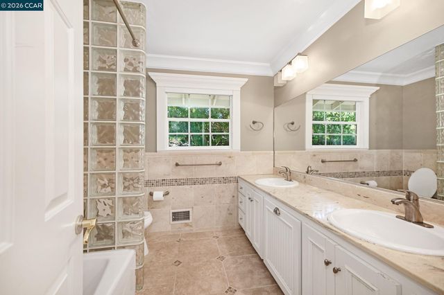 221 Loch Lomond Way, Danville, CA 94526