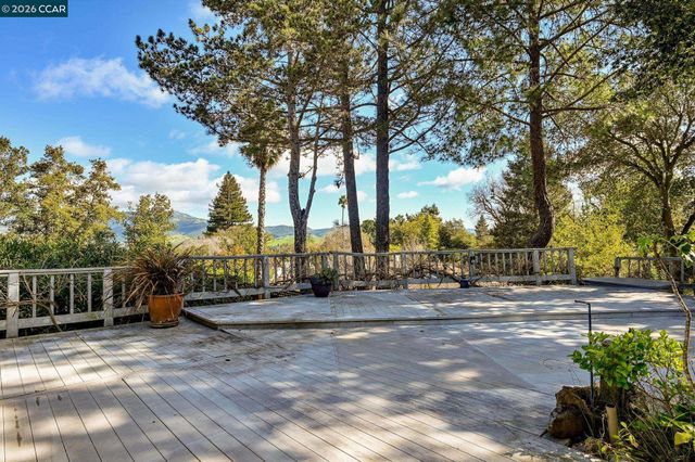 221 Loch Lomond Way, Danville, CA 94526