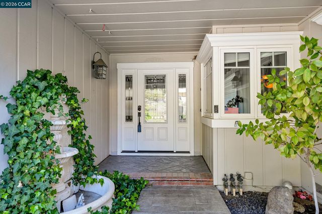 221 Loch Lomond Way, Danville, CA 94526