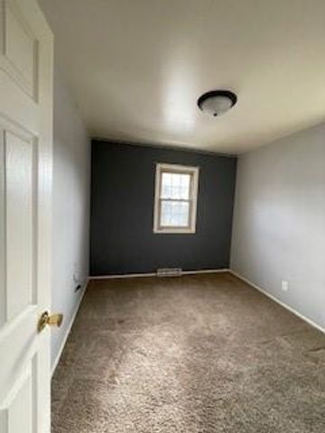 5620 S 9th Street, St Joseph, MO 64504