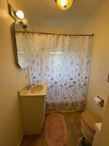 5620 S 9th Street, St Joseph, MO 64504