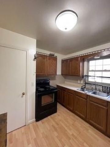 5620 S 9th Street, St Joseph, MO 64504