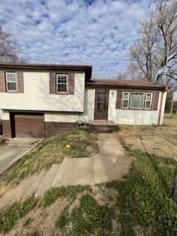 5620 S 9th Street, St Joseph, MO 64504