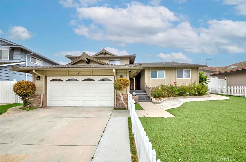 23404 Elm Avenue, Torrance, CA 90505
