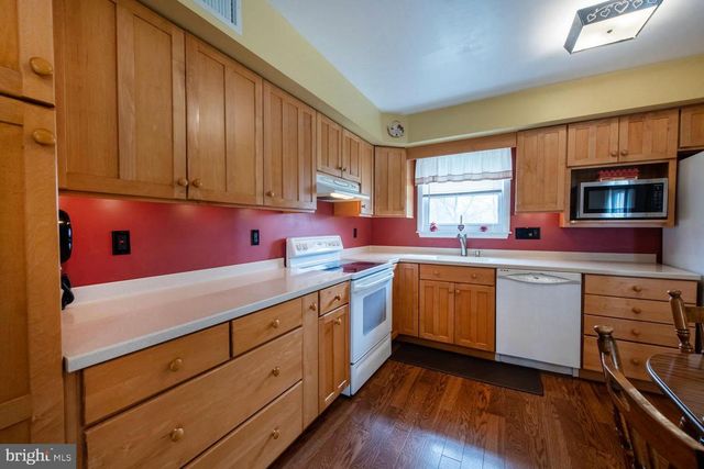 732 SANDRA LN, Norristown, PA 19401