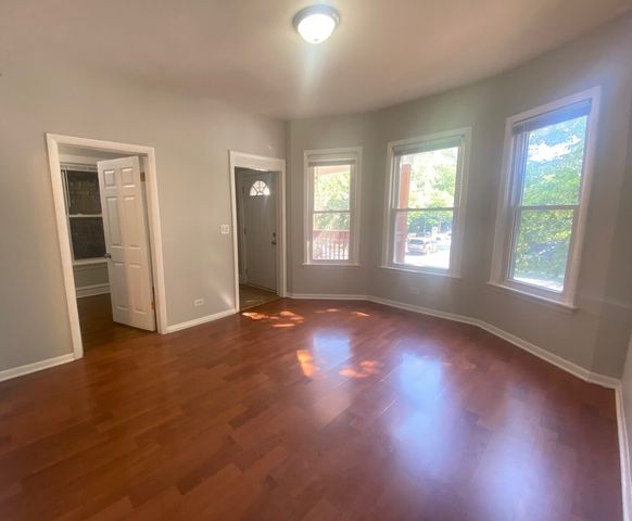 4224 N Kimball Avenue, Chicago, IL 60618