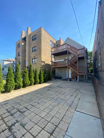 4224 N Kimball Avenue, Chicago, IL 60618