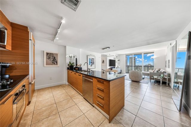 50 Biscayne Blvd 3311, Miami, FL 33132