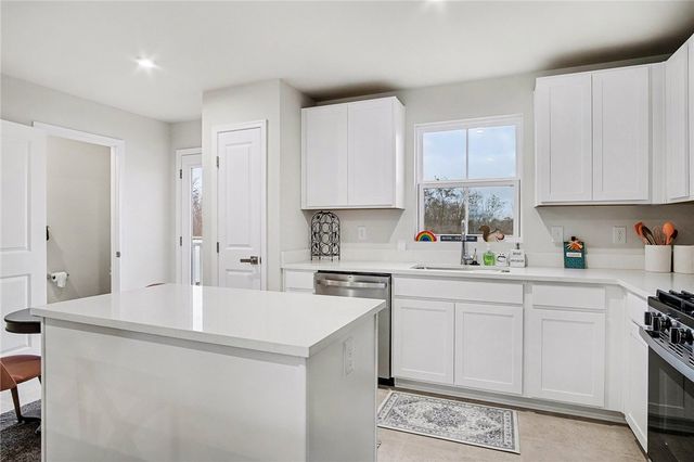 8 Trailhead Road, Henrietta, NY 14467