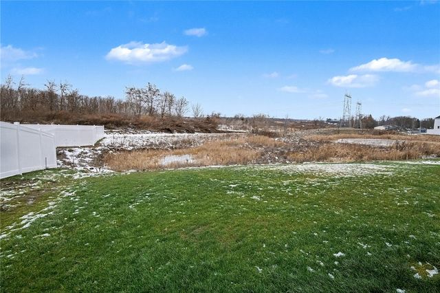 8 Trailhead Road, Henrietta, NY 14467