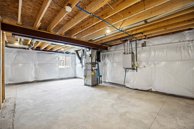 8 Trailhead Road, Henrietta, NY 14467