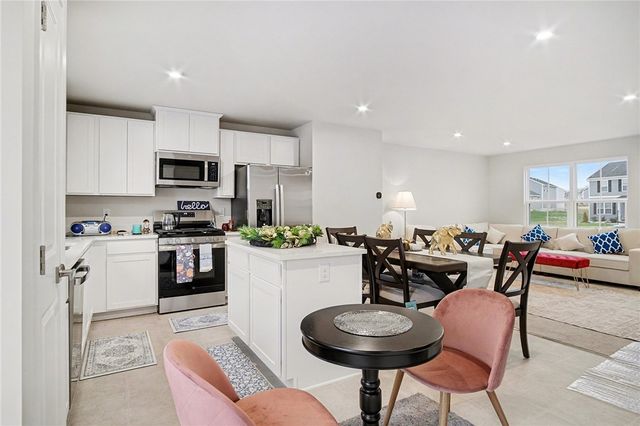 8 Trailhead Road, Henrietta, NY 14467