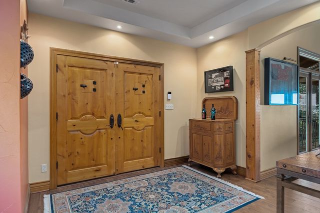 617 Hillside Dr, Kerrville, TX 78028