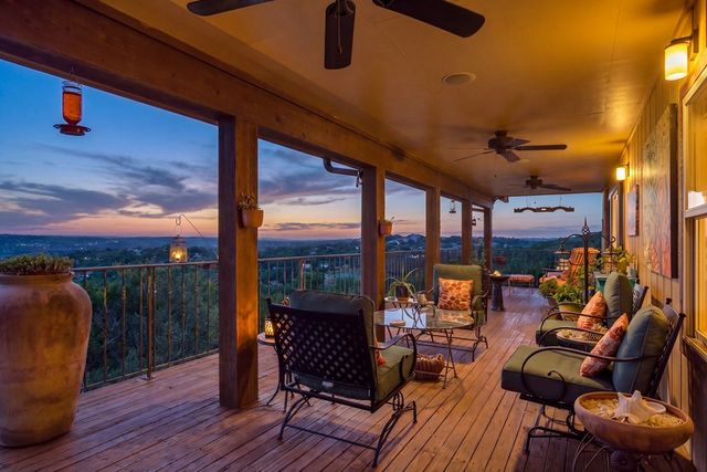 617 Hillside Dr, Kerrville, TX 78028