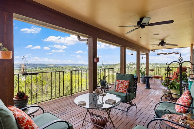 617 Hillside Dr, Kerrville, TX 78028
