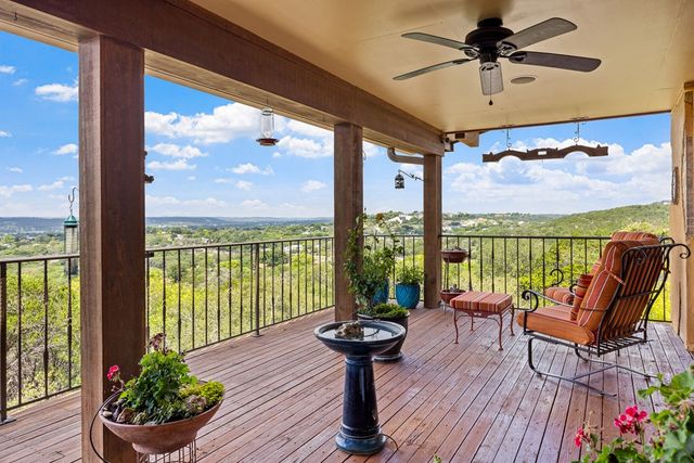 617 Hillside Dr, Kerrville, TX 78028