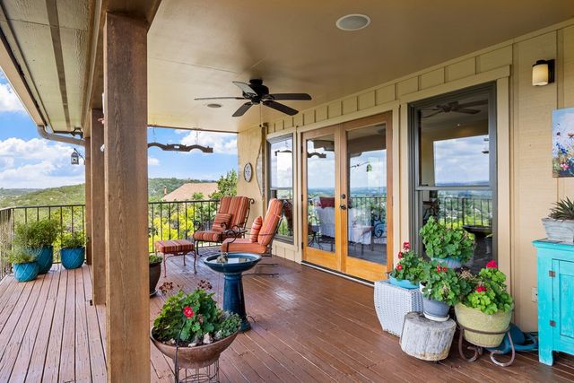 617 Hillside Dr, Kerrville, TX 78028