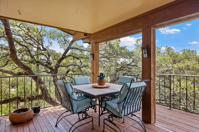 617 Hillside Dr, Kerrville, TX 78028