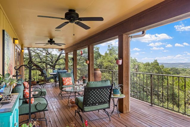 617 Hillside Dr, Kerrville, TX 78028