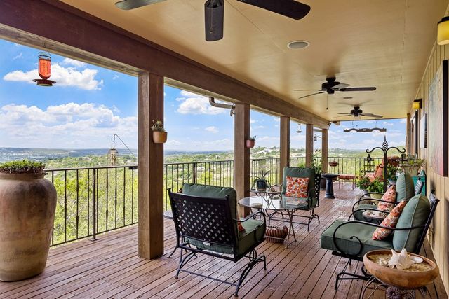 617 Hillside Dr, Kerrville, TX 78028