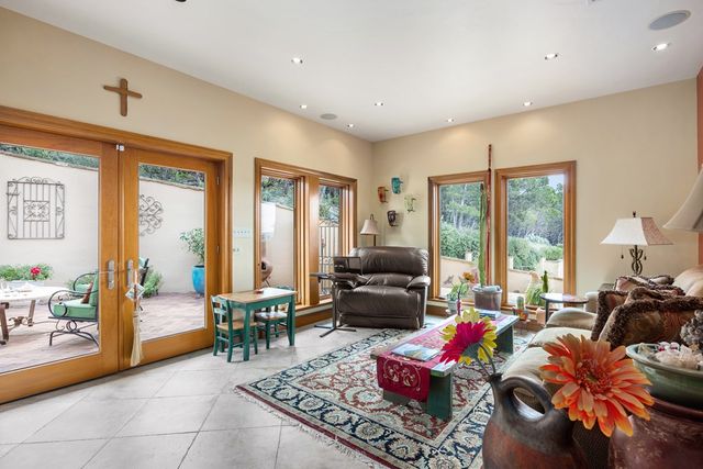 617 Hillside Dr, Kerrville, TX 78028