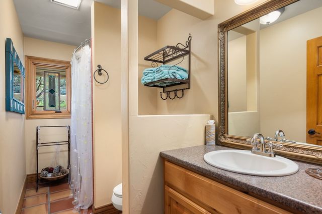 617 Hillside Dr, Kerrville, TX 78028