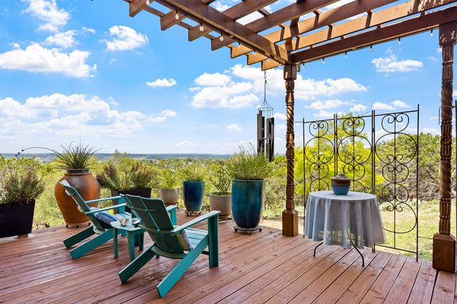 617 Hillside Dr, Kerrville, TX 78028