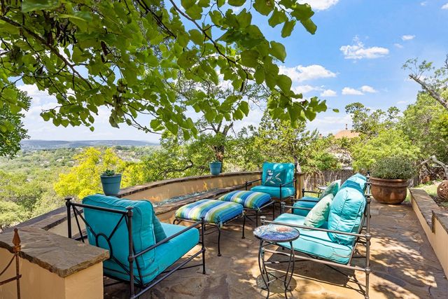 617 Hillside Dr, Kerrville, TX 78028