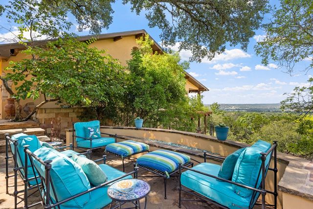 617 Hillside Dr, Kerrville, TX 78028