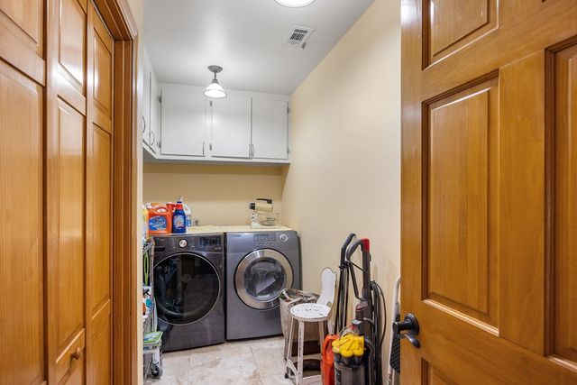 617 Hillside Dr, Kerrville, TX 78028