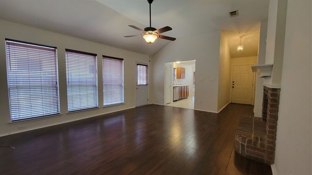 3047 Bosswood Court, Grand Prairie, TX 75052
