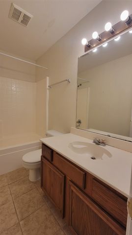 3047 Bosswood Court, Grand Prairie, TX 75052