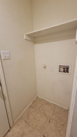 3047 Bosswood Court, Grand Prairie, TX 75052