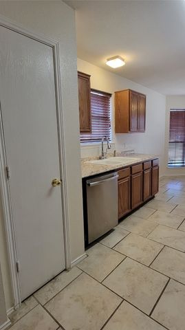 3047 Bosswood Court, Grand Prairie, TX 75052