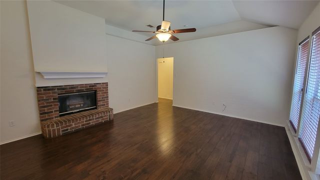 3047 Bosswood Court, Grand Prairie, TX 75052